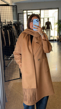 Vicolo Cappotto con Sciarpa