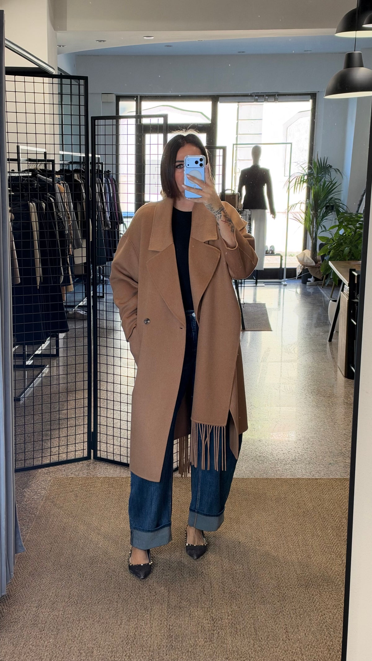 Vicolo Cappotto con Sciarpa