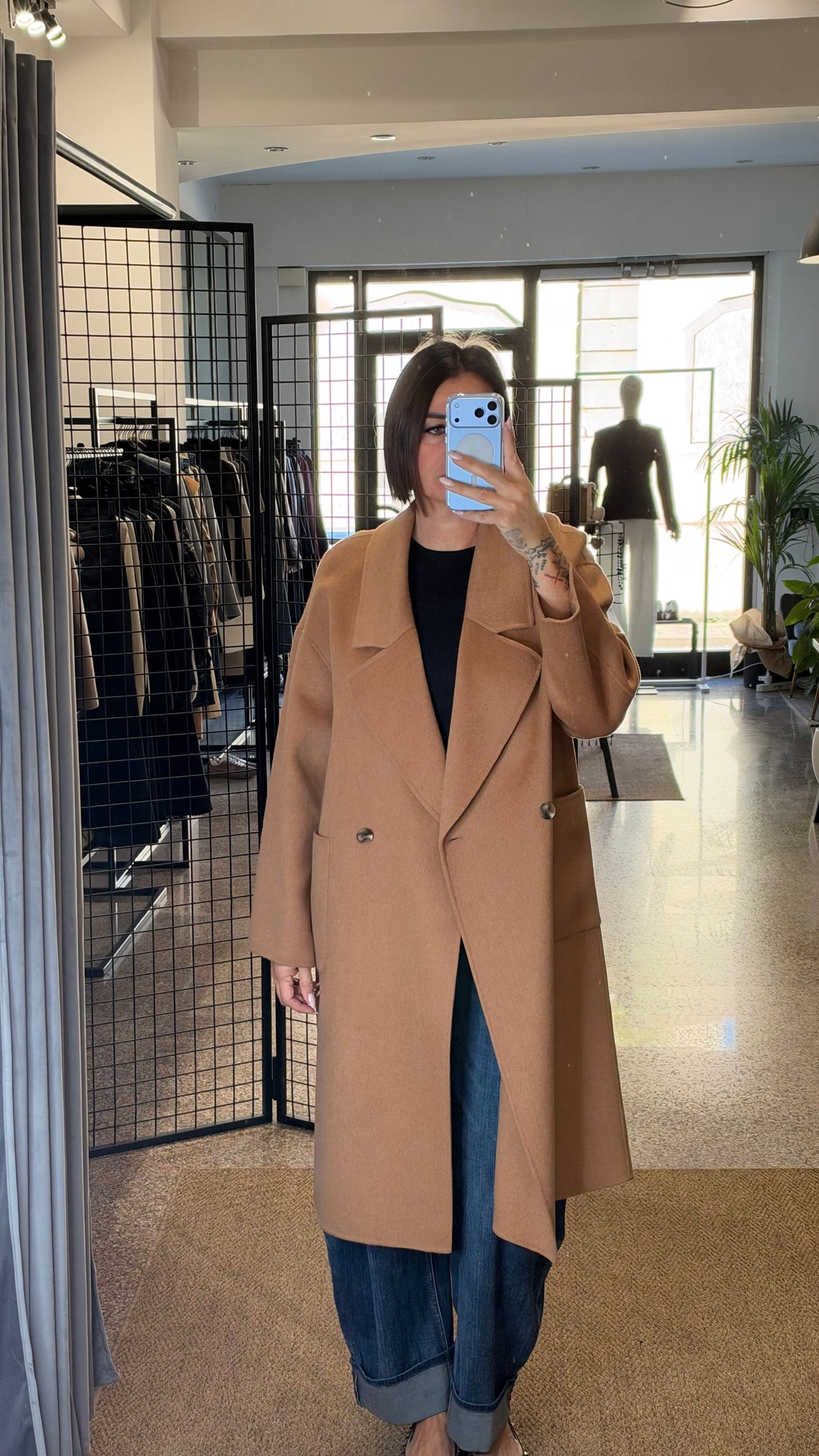 Vicolo Cappotto con Sciarpa