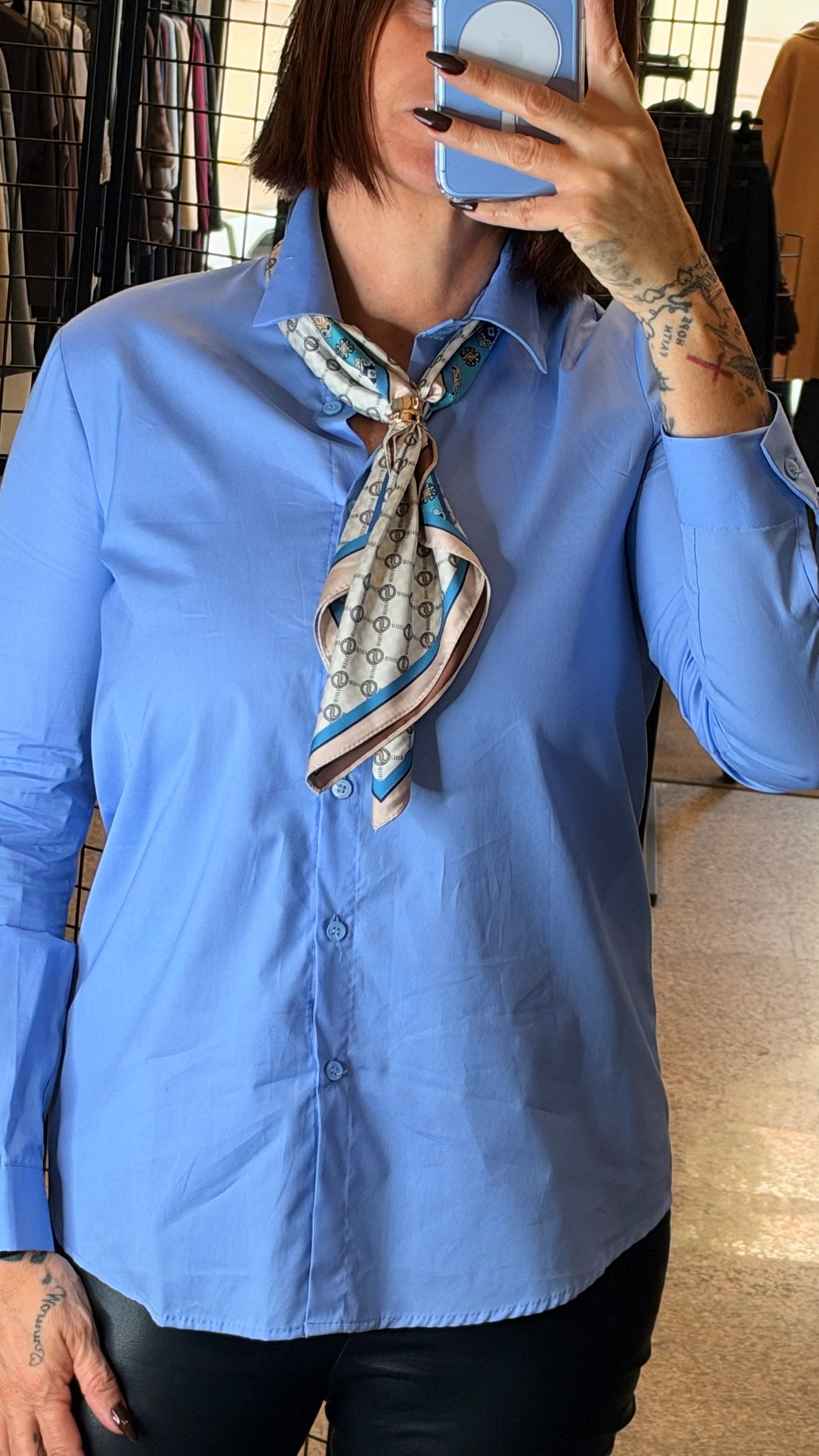 Vicolo Camicia con Foulard